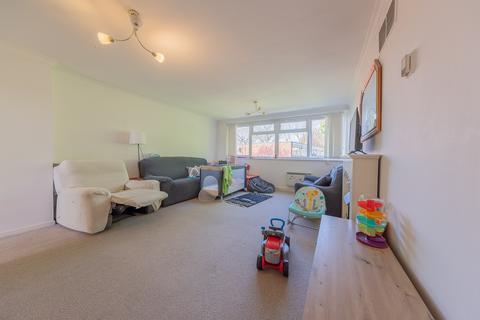 2 bedroom flat for sale, Cedarhurst, Birmingham B32