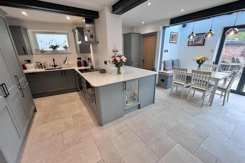 3 bedroom cottage for sale, Chapel Lane, Wilmslow