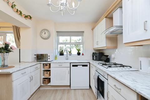 4 bedroom detached house for sale, Wellington Close, Watford