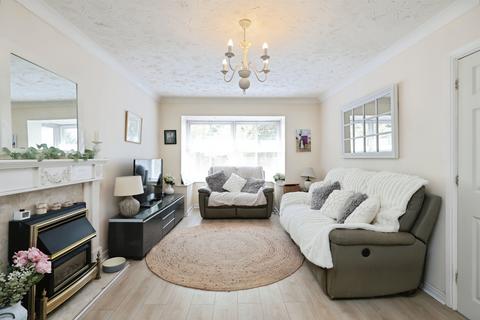 4 bedroom detached house for sale, Wellington Close, Watford