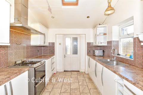 Terraced house - Powerscourt Road, North End, Portsmouth, Hampshire