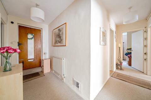 2 bedroom flat for sale, Pine Grove, Weybridge, KT13