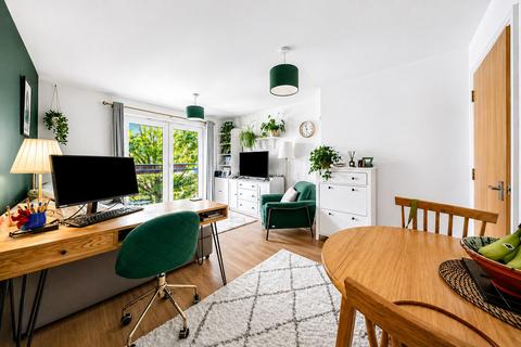 1 bedroom flat for sale, Effra Parade, London