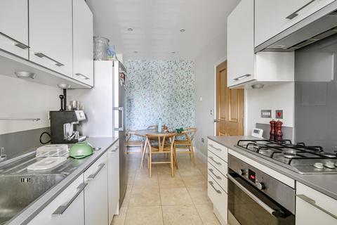 2 bedroom semi-detached house for sale, Chilbolton Avenue, Winchester, Hampshire, SO22