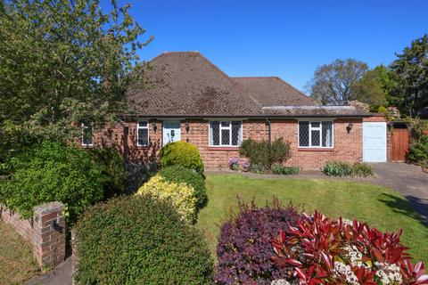 2 bedroom bungalow for sale, Shaldon Way, Walton On Thames, Surrey, KT12