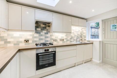 2 bedroom bungalow for sale, Shaldon Way, Walton On Thames, Surrey, KT12