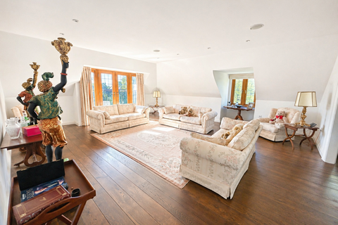 3 bedroom penthouse for sale, Croydon Road, Keston, BR2