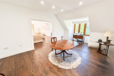 3 bedroom penthouse for sale, Croydon Road, Keston, BR2
