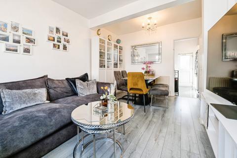 3 bedroom terraced house for sale, Leighton Avenue, London, E12