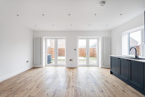 4 bedroom detached house for sale, Wide Way, Mitcham, CR4