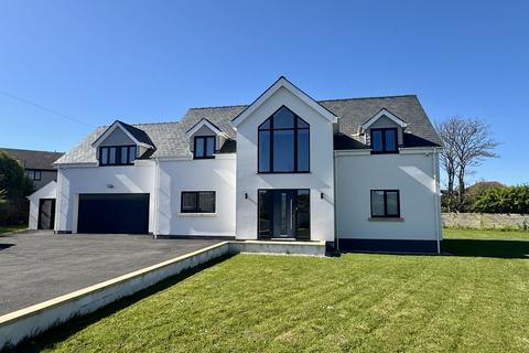 4 bedroom detached house for sale, Trearddur Road, Trearddur Bay, Anglesey, LL65
