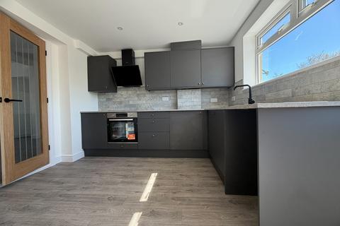3 bedroom house to rent, Garden Suburbs, Trimsaran, Kidwelly, SA17