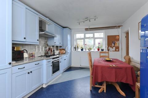 4 bedroom bungalow for sale, Sunnybank Road, Potters Bar, EN6