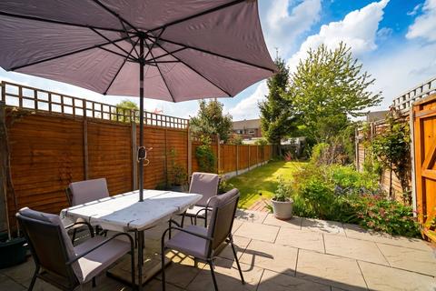 3 bedroom end of terrace house for sale, Clinton Road, Shirley
