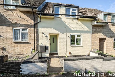 Terraced house - Cowdrey Close, Toothill SN5