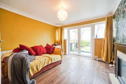 1 bedroom ground floor flat for sale, Brookfield Court, Leeds