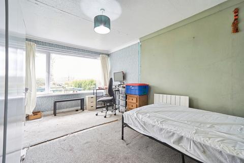 1 bedroom ground floor flat for sale, Brookfield Court, Leeds