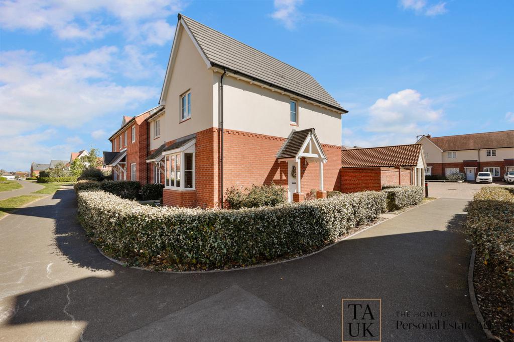 Marina Walk, Colchester, CO5 2 bed end of terrace house for sale - £300,000