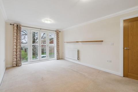 2 bedroom flat for sale, Chiltern Mews, 44 Lincoln Park, Amersham, Buckinghamshire, HP7 9HD