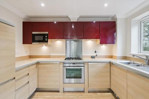 2 bedroom flat for sale, Chiltern Mews, 44 Lincoln Park, Amersham, Buckinghamshire, HP7 9HD