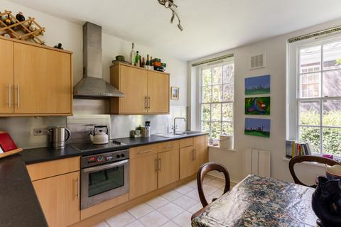1 bedroom apartment for sale, Vicarage Crescent, London, SW11