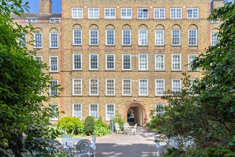 1 bedroom apartment for sale, Vicarage Crescent, London, SW11