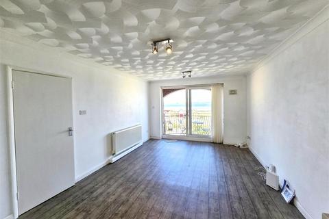 2 bedroom flat for sale, Esplanade, Ryde, PO33 2AX