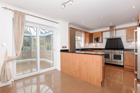 4 bedroom detached house to rent, London Road, Englefield Green TW20