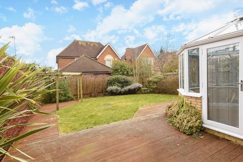 4 bedroom detached house to rent, London Road, Englefield Green TW20