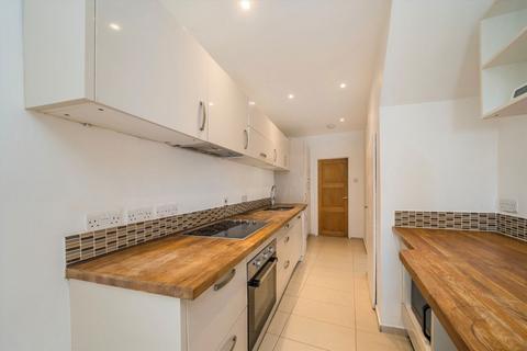 1 bedroom flat for sale, St. James's Drive, London SW17