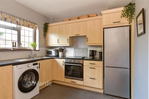 3 bedroom end of terrace house for sale, The Fairway, Gravesend DA11
