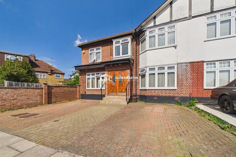 4 bedroom semi-detached house to rent, Alders Road, Edgware
