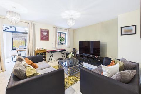 3 bedroom semi-detached house for sale, Cairns Close, Lichfield