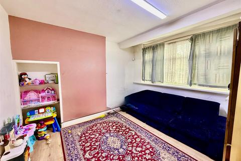 3 bedroom terraced house for sale, Cheddar Waye, Hayes