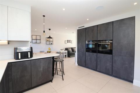 3 bedroom semi-detached house for sale, Watersplash Mews, Borehamwood