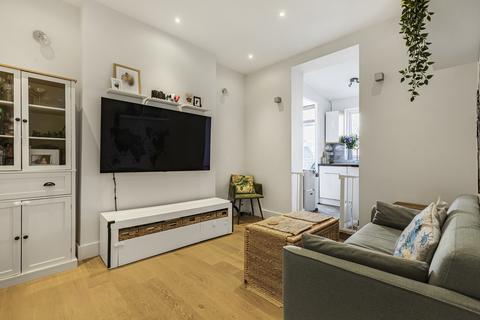Disraeli Road, London, SW15