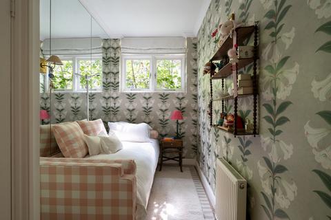 2 bedroom mews for sale, Burton Mews, London, SW1W
