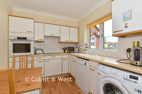 2 bedroom flat for sale, Alma Road, Reigate, Surrey