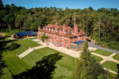 7 bedroom country house for sale, Farnham, Surrey, GU10