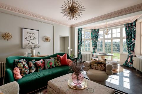 7 bedroom country house for sale, Farnham, Surrey, GU10