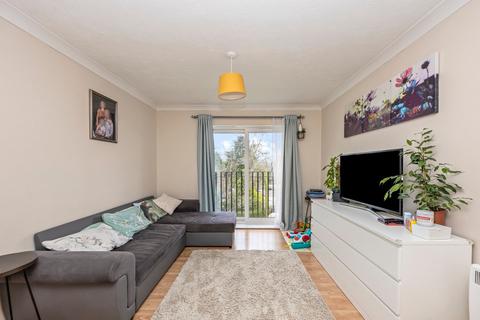 2 bedroom flat for sale, Newbury Road, Crawley RH10