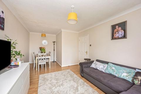 2 bedroom flat for sale, Newbury Road, Crawley RH10