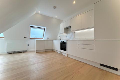 2 bedroom apartment to rent, Manor Road, Greenview House, SM6