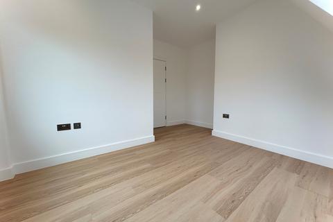 2 bedroom apartment to rent, Manor Road, Greenview House, SM6