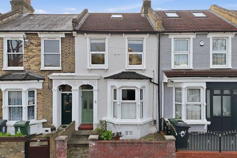 2 bedroom flat for sale, Buckland Road, London E10