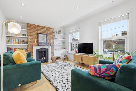 2 bedroom flat for sale, Buckland Road, London E10