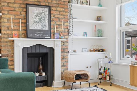 2 bedroom flat for sale, Buckland Road, London E10