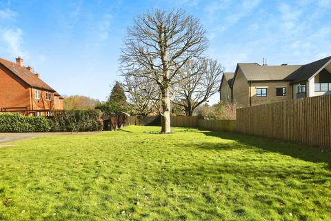 2 bedroom flat for sale, Laura Close, Compton, Winchester, Hampshire, SO21
