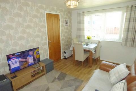 2 bedroom flat for sale, Lower Town Street, Bramley LS13