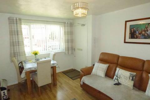 2 bedroom flat for sale, Lower Town Street, Bramley LS13